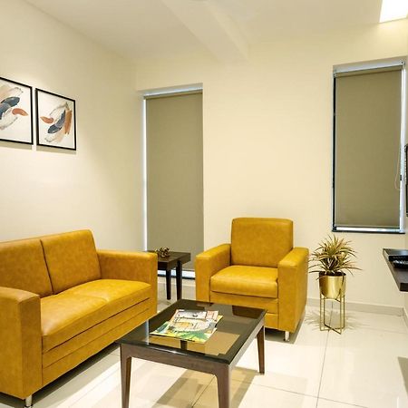 Hotel Paramount Suites & Service Apartments 망갈로르 외부 사진