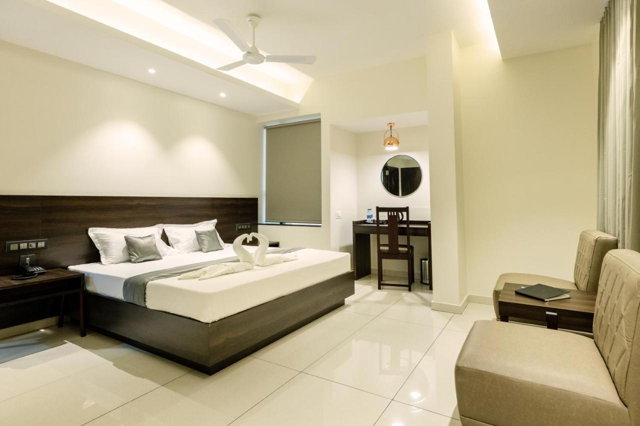 Hotel Paramount Suites & Service Apartments 망갈로르 외부 사진