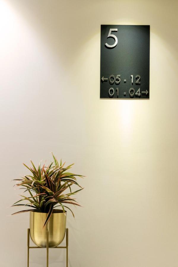 Hotel Paramount Suites & Service Apartments 망갈로르 외부 사진