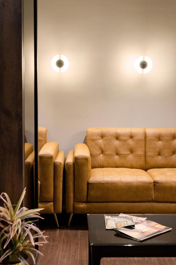 Hotel Paramount Suites & Service Apartments 망갈로르 외부 사진