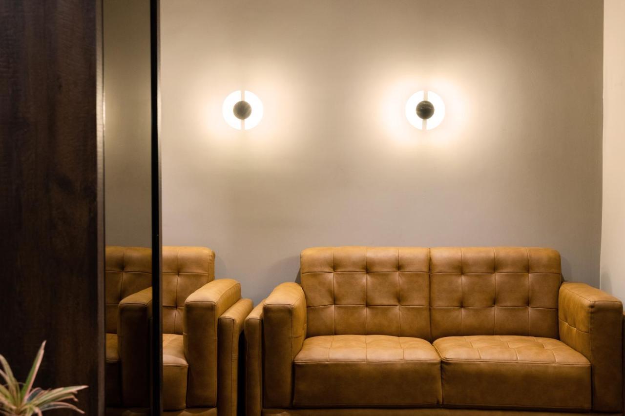 Hotel Paramount Suites & Service Apartments 망갈로르 외부 사진